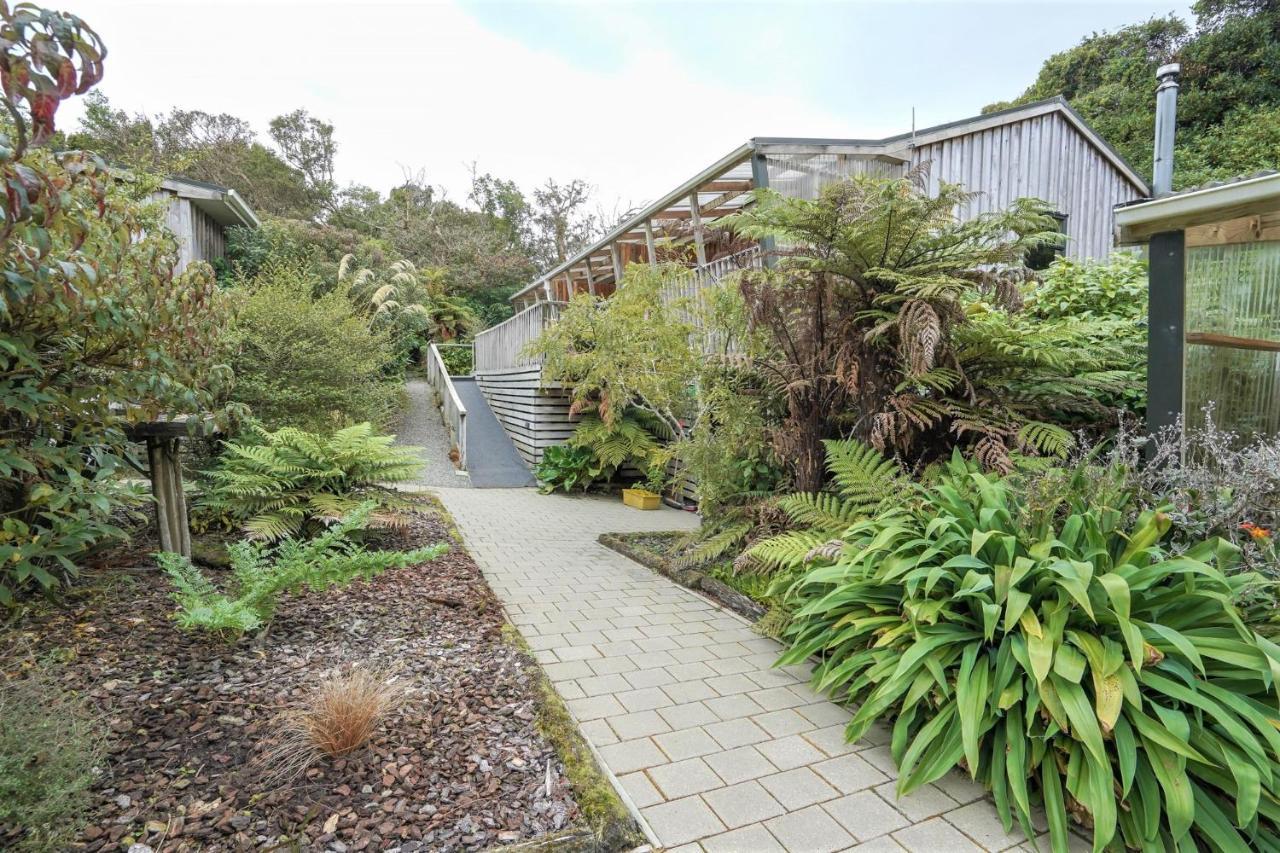 Kaka Retreat Motel, Stewart Island Half-moon Bay Exterior photo