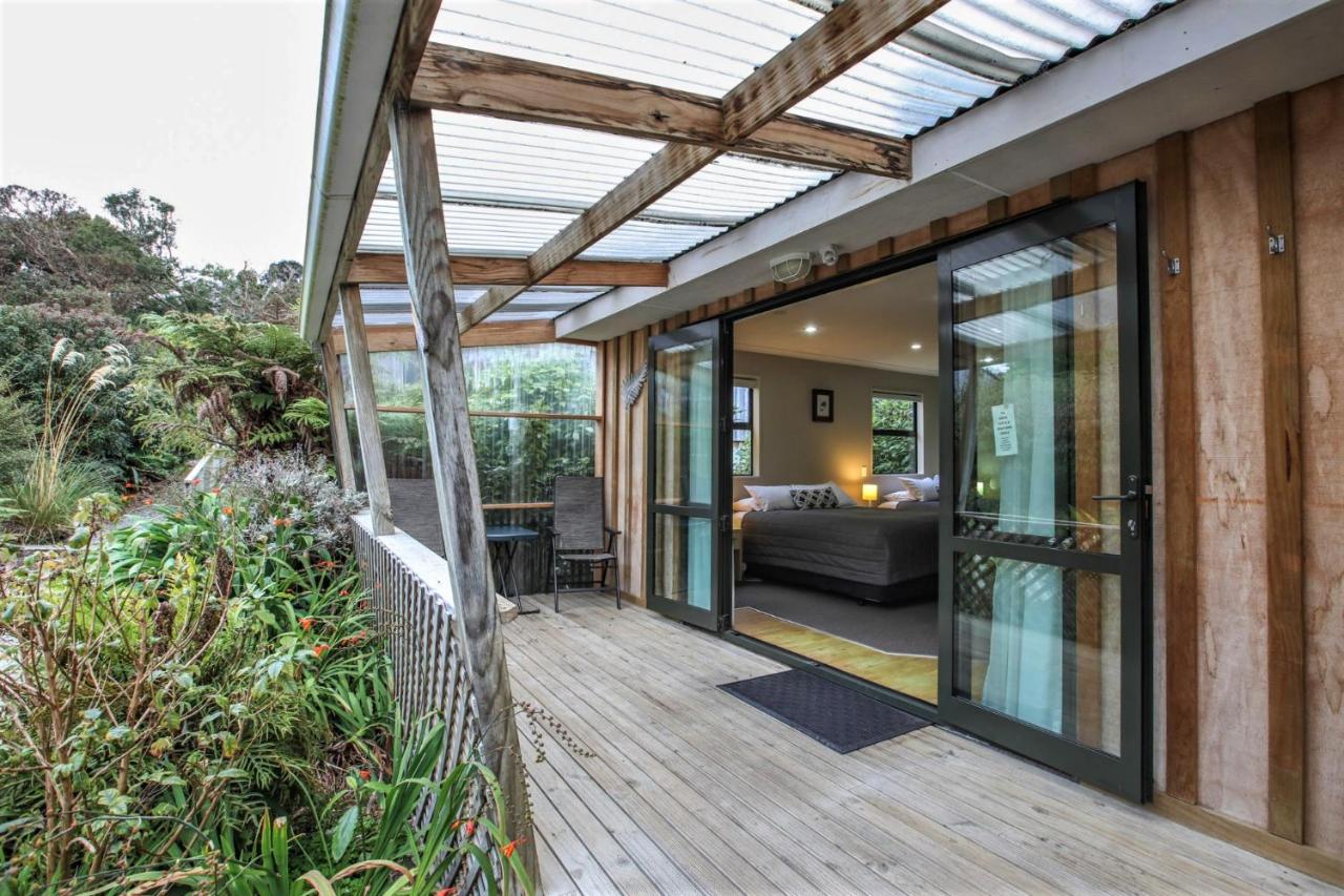 Kaka Retreat Motel, Stewart Island Half-moon Bay Exterior photo