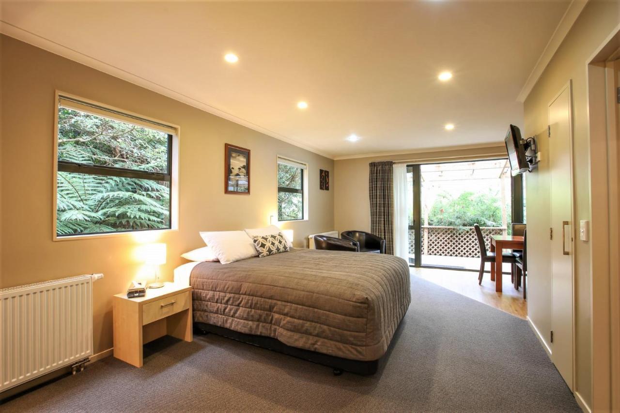 Kaka Retreat Motel, Stewart Island Half-moon Bay Exterior photo